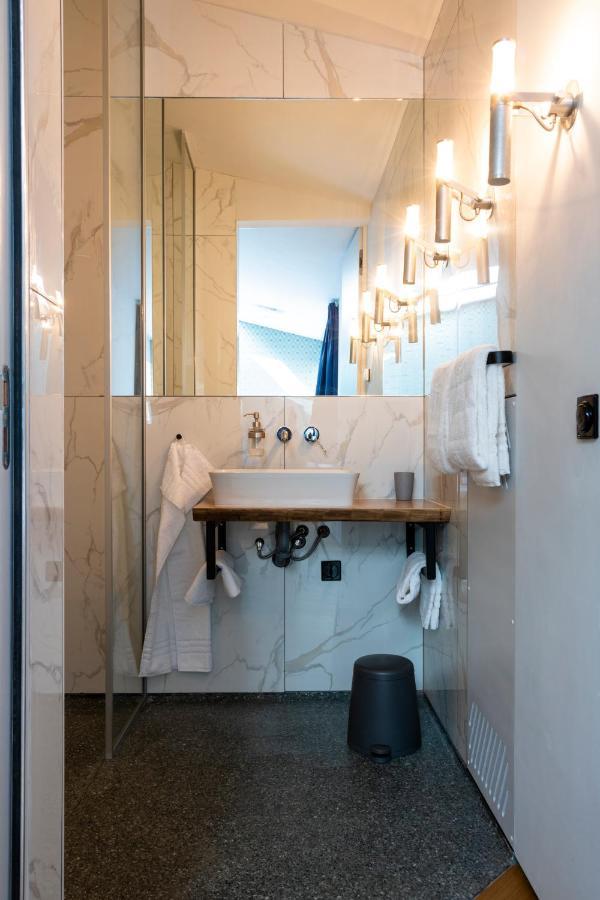 De 6 Linden Boutique Hotel Слёйс Экстерьер фото