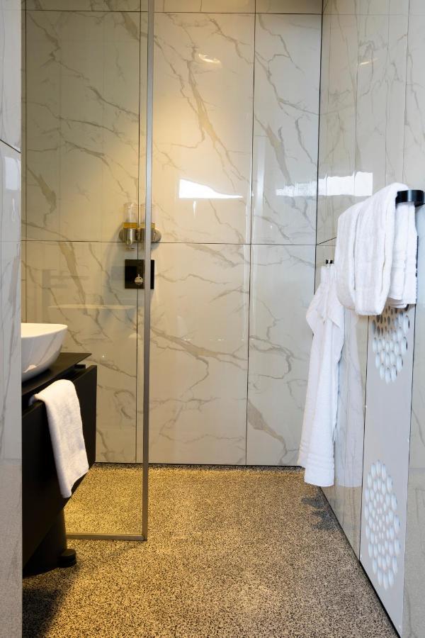 De 6 Linden Boutique Hotel Слёйс Экстерьер фото